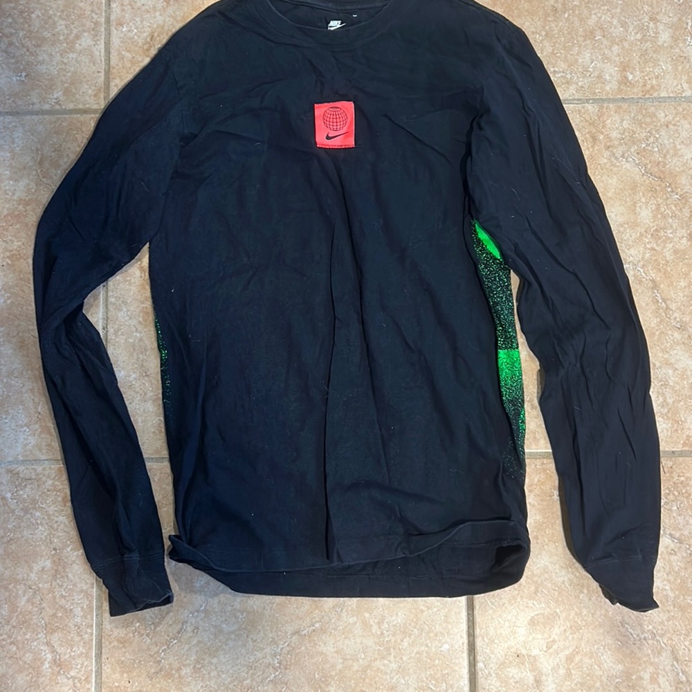 Men nike long sleeve tshirt “the nike tee”